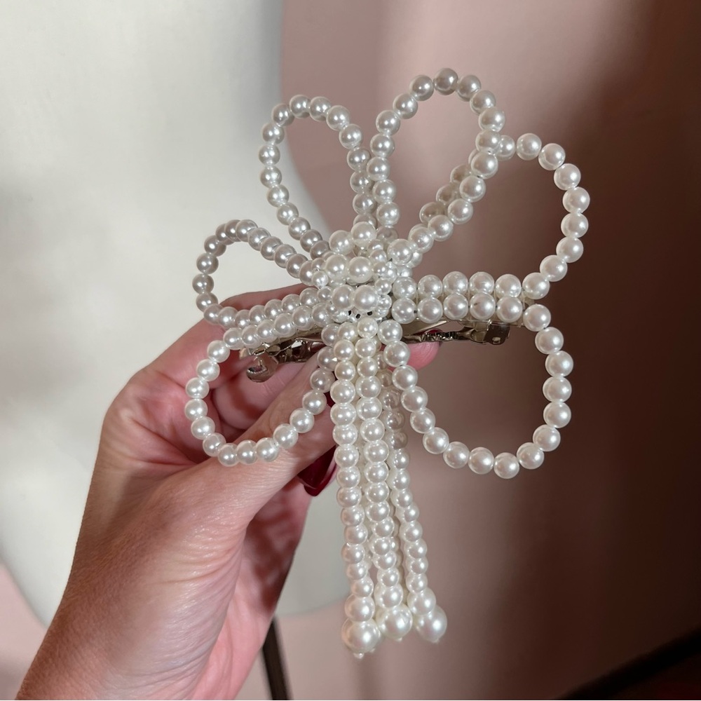 Vintage 80 90 Retro Oversized White Pearl Bow Feminine Hair Barrette Accessory - Picture 8 of 17